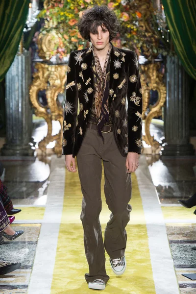 Look 24